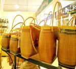 Exports of rattan , bamboo : small capacity prevent large potential