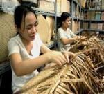 VietTrade supports poor craft families